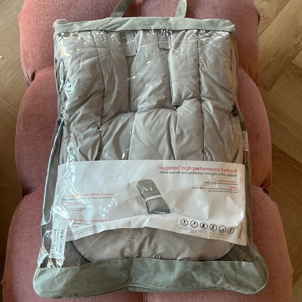 SOLD- NWT bugaboo high performance footmuff